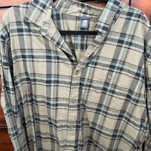 Mountain Hardwear Men's Plaid Shirt in Gray and Blue